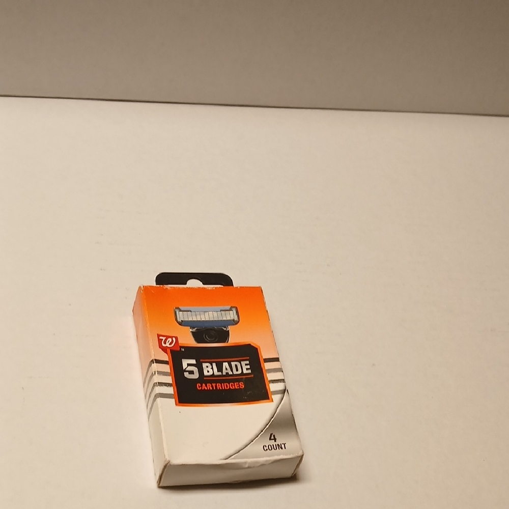 Walgreens Men Grooming 5 Shave 4 ct set NWT